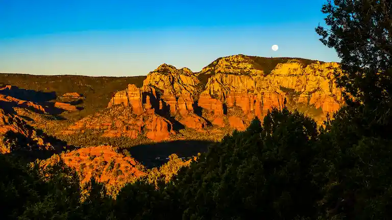 Panoramic sunset view from Airport Mesa during a Sedona road trip.