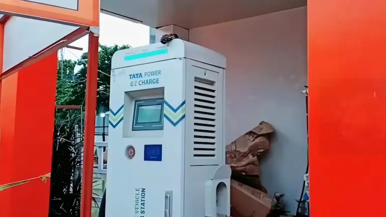 Tata Power EV fast charger in Diamond Harbour on the Gangasagar route.