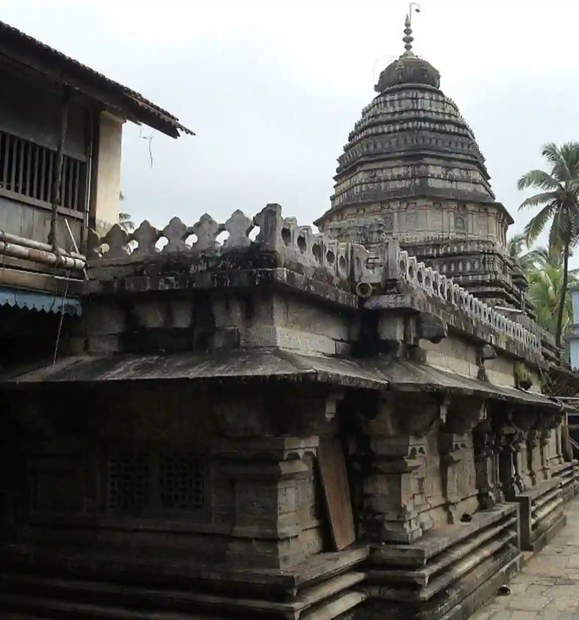 Mahabaleshwar Temple near the Gokarna trek starting point.
