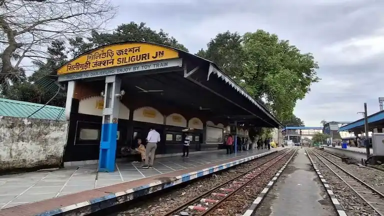 Siliguri Junction railway station platform, the starting point for Siliguri to Lamahatta shared jeeps.